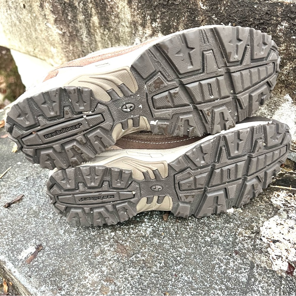 New Balance 606 Womens 10 Hiking Walking Shoes Sneakers WW606BR Brown Tan - Picture 6 of 8